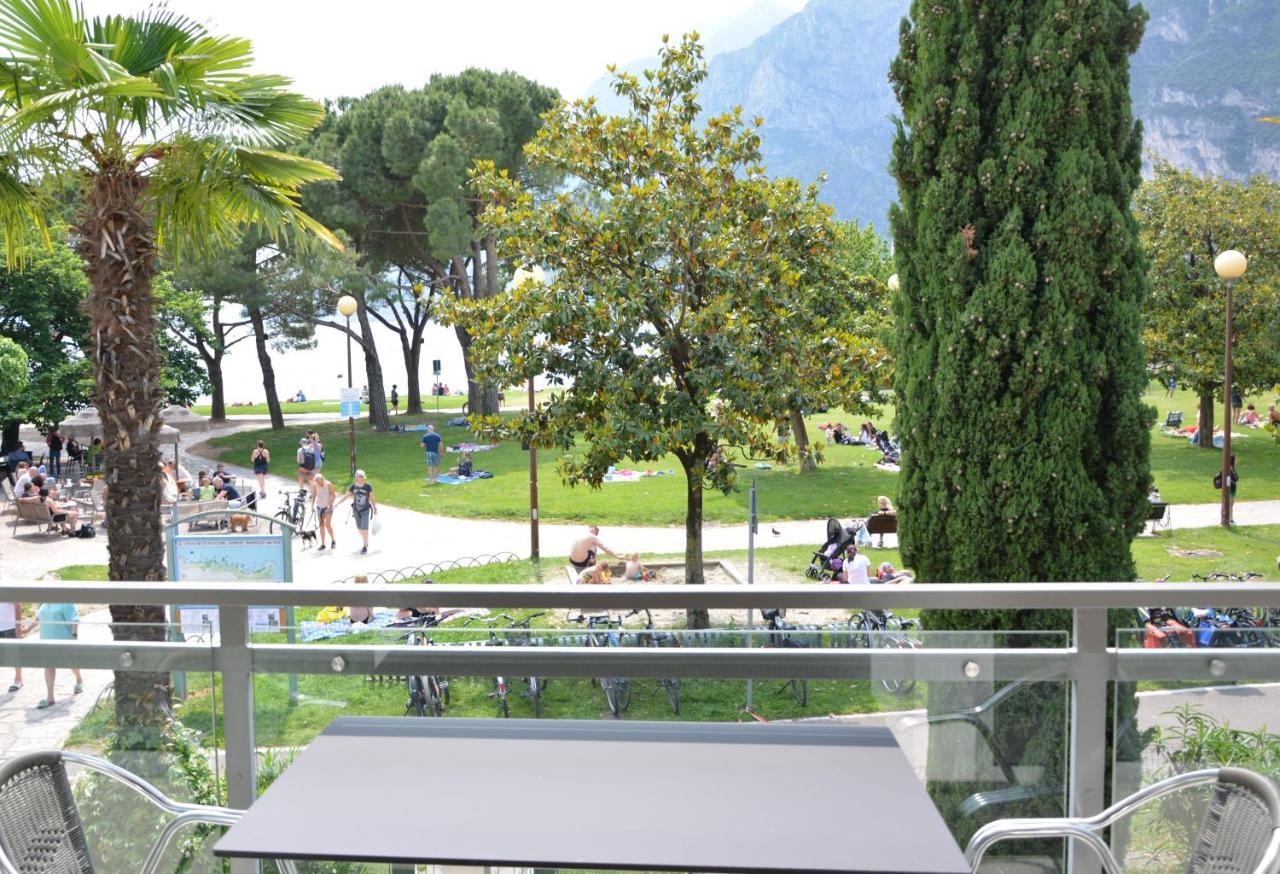 Terrazza Sul Lago Рива-дель-Гарда Экстерьер фото